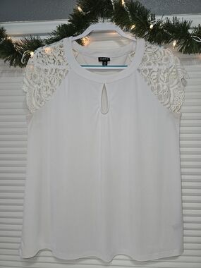 torrid White Lace-Sleeve Keyhole Camisole